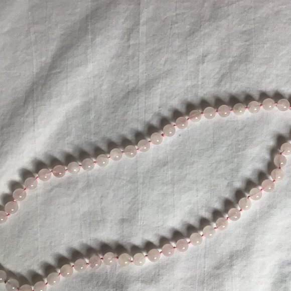 Vintage pink glass bead necklace - Picture 4 of 5